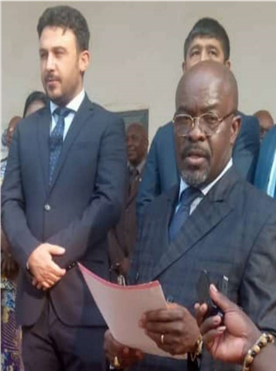 Le ministre d’Etat chargé de l’Education Nationale Aurélien Simplice Kongbelet Zingas rappelle aux élèves la notion de civisme