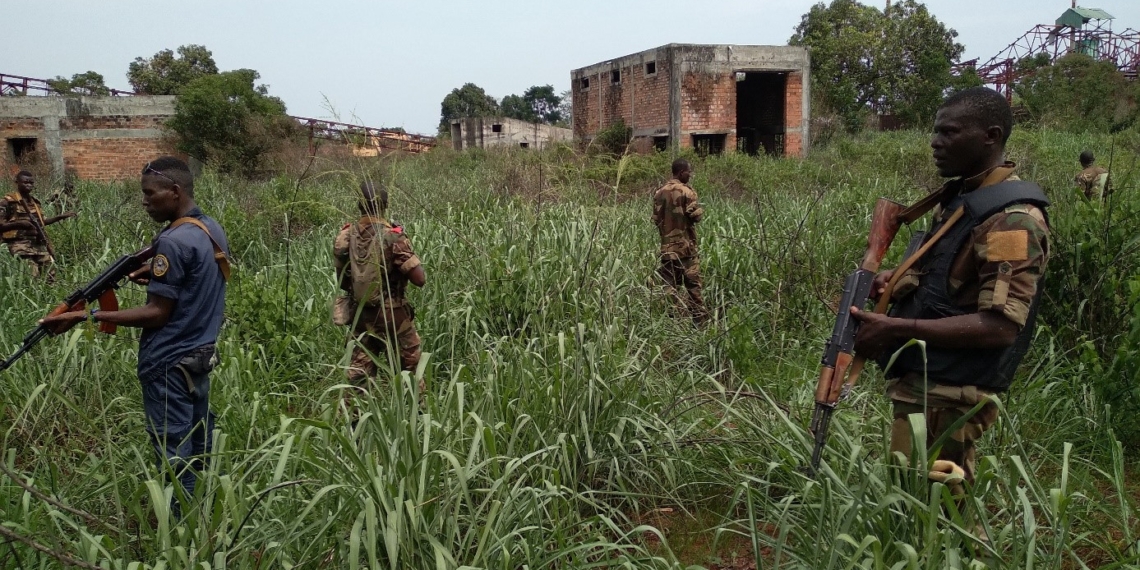 Une patrouille conjointe robuste menée aux alentours de la capitale Bangui par des Forces de Défense et de Sécurité centrafricaines et les alliés Russes