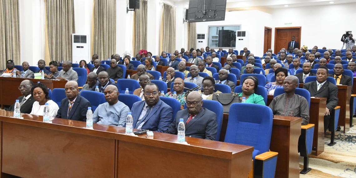 LES AUTORITES ADMINISTRATIVES NOUVELLEMENT PROMUES REÇOIVENT LEUR LETTRE DE MISSION DU PRESIDENT TOUADERA