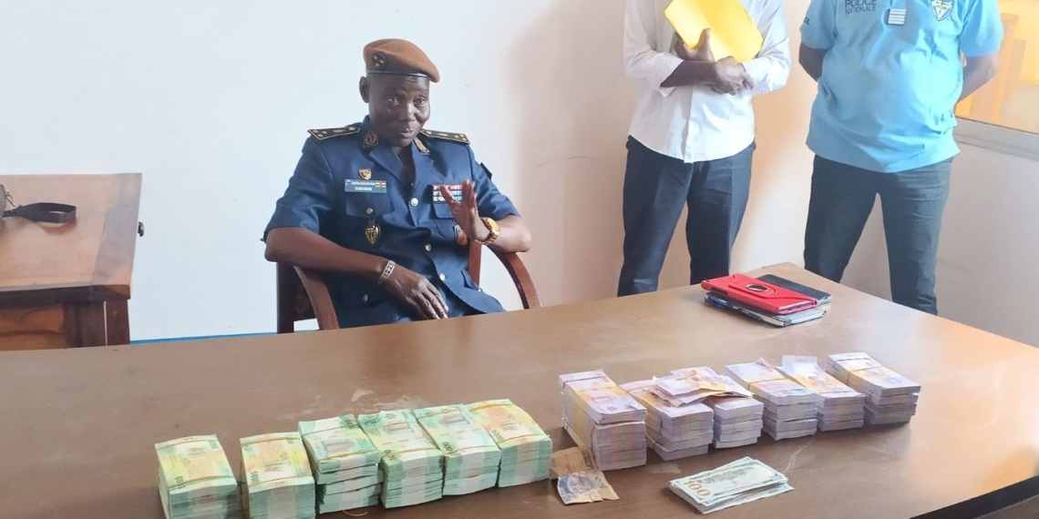 53 millions de FCFA de faux billets de banque et trois (3) présumés faussaires aux mains de la Police Centrafricaine