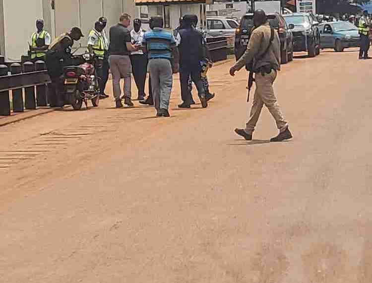 Scandale diplomatique : une manifestation pacifique contre le néocolonialisme empêchée par des Américains armés devant leur ambassade à Bangui