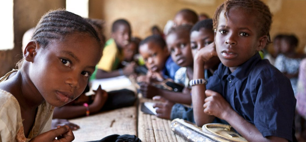 Les aides de camp du couple Yakété paralysent les activités scolaires au Complexe scolaire Shoghi de Ouango et les parents d’élèves en colère