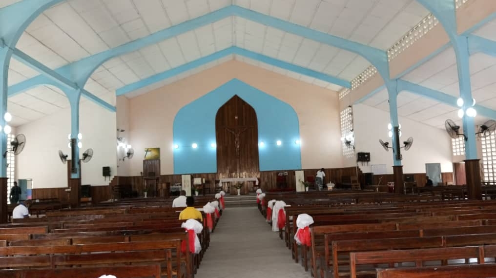 Au total 19 apprenants à l’informatique du Centre Polyvalent de la Paroisse Notre Dame d’Afrique ont reçu leur parchemin