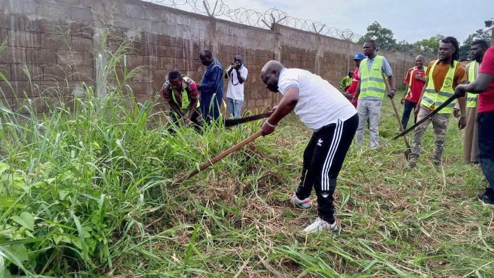 Opération «Kwa Ti Kôdrô» à Bégoua : Le Maire Jean Emmanuel Gazanguinza  se dit entre le marteau et l’enclume