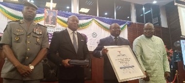 Vianey Marius Tago, DG de la CNSS, lauréat du prix sous régional des meilleurs Pratiques Managériales 2024