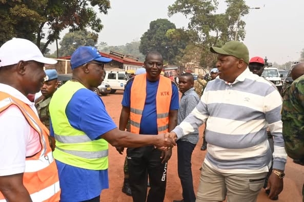 Opération «Kwa Ti Kôdrô» : le Président Touadéra met en garde les riverains des voies publiques et les propriétaires des lieux de commerce