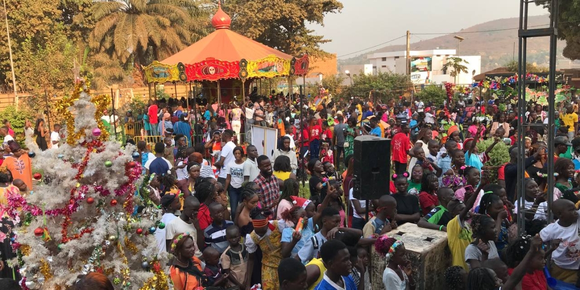 La Maison Russe célèbre avec des enfants Centrafricains la Fête de Noël