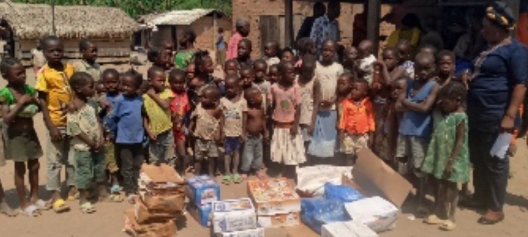 La Centrafricaine de Bois donne la joie de Noël aux enfants de sa zone de juridiction
