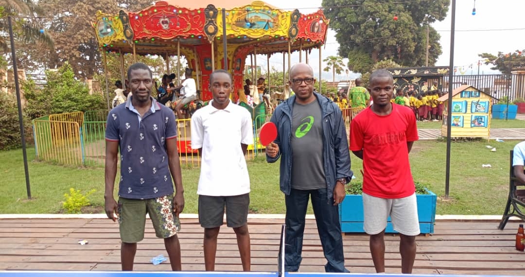 La Maison Russe et l’association «Sewa-Ping» organisent tous les samedi une section de ping-pong de tennis de table