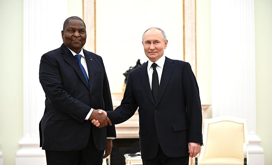 Rencontre du Président de la République Centrafricaine Touadéra avec le Président de la Fédération de Russie Vladimir Poutine