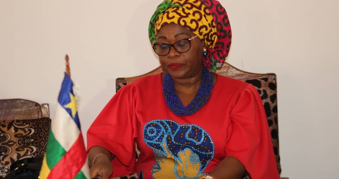 Le Ministre du Travail Annie Michelle Mouanga appelle les leaders syndicaux à rentrer dans le dialogue social