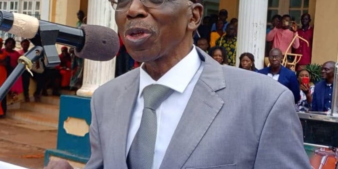 Le Gouverneur de la Région de Bas-Oubangui Éric Sorongopé Zoumandji appelle les Centrafricains à déposer volontairement les armes