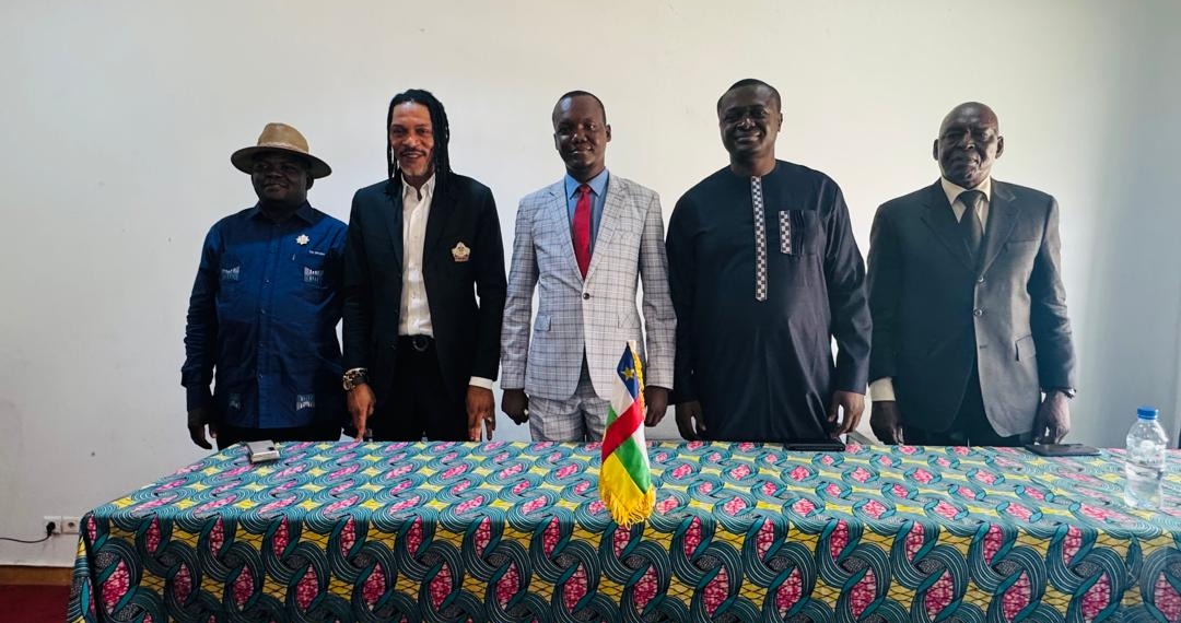 Le nouvel entraineur des Fauves de Bas-Oubangui de football Rigobert Song prendra fonction après la trêve de la FIFA de ce mois de mars 2025