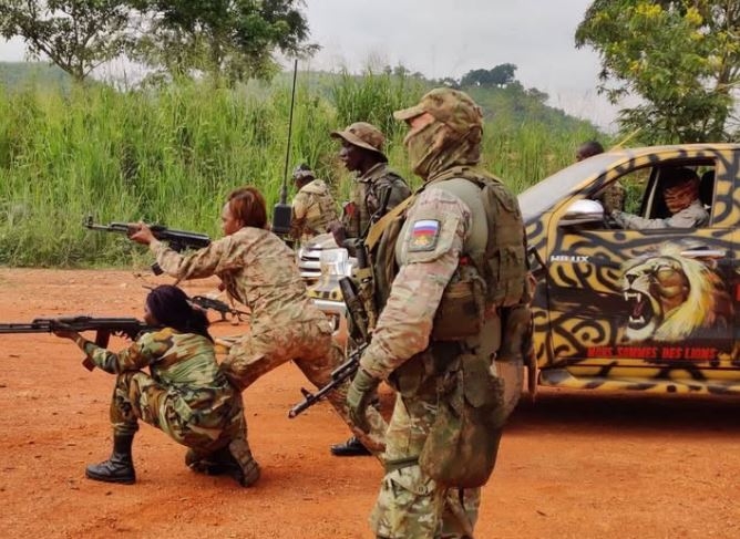 Les efforts de paix doivent se poursuivre en RCA avec le concours des instructeurs Russes !