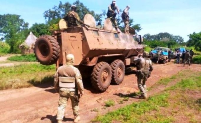 Le coordinateur de l’organisation « Réseau National pour la Sauvegarde des Acquis de la Paix » (RNSAP), Davy Yannick Andjinda, affirme le soutien populaire à l’action des instructeurs russes en RCA.
