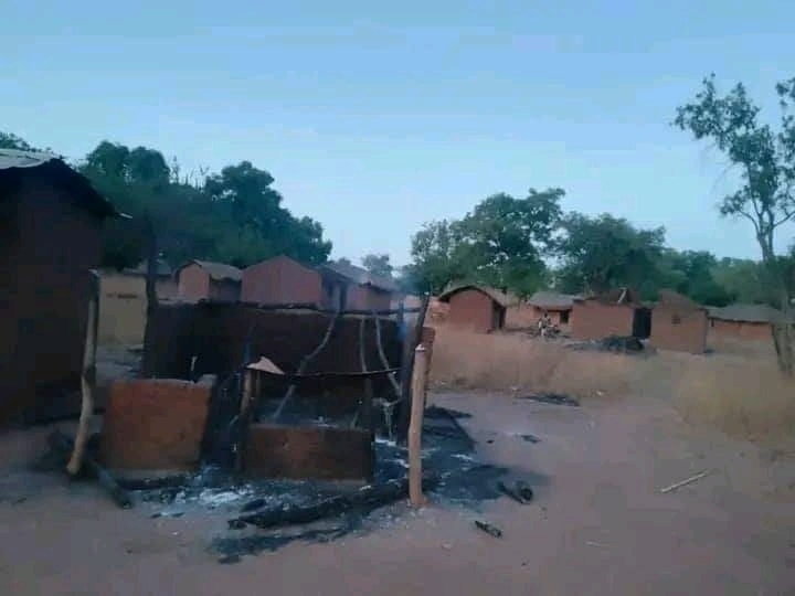 Le Député de Nana-Bakassa Sylvain Ngakoutou Patassé dénonce et déplore l’incendie du village Bilio par des bandits armés de Sayo