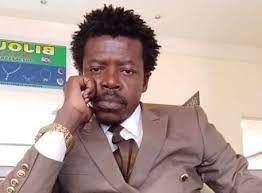 Me Roger Junior Loutomo, l’un des avocats du journaliste Landry Ulrich Nguema Ngokpélé, plaide pour la libération de son client