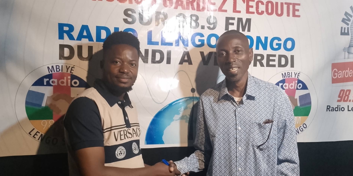 Plusieurs gagnants du jeu concours de l’émission interactive «Gardez l’Ecoute» sur Radio Lengo Songo ont reçu leurs cadeaux