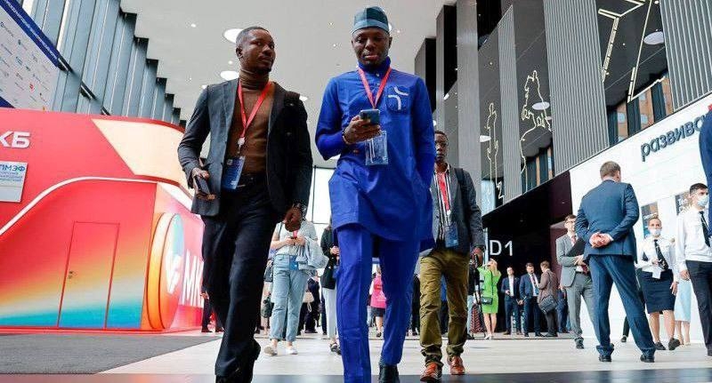 La première pierre d’un monde multipolaire. Les délégations étrangères évoquent les raisons de leur venue au FEEF-2025