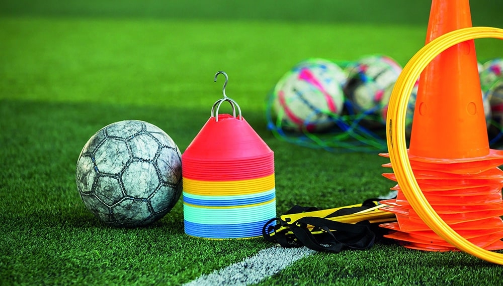 Des instructeurs Russes ont fait don de matériels de football aux écoles et à la Ligue de Bambari