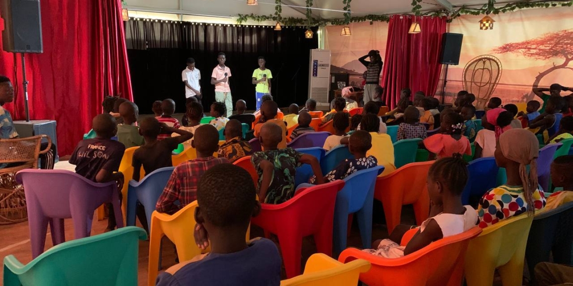 Les orphelins de l’ANAF de Boeing honorés en grande pompe par les responsables de la Maison Russe à l’occasion de la Fête de Pentecôte