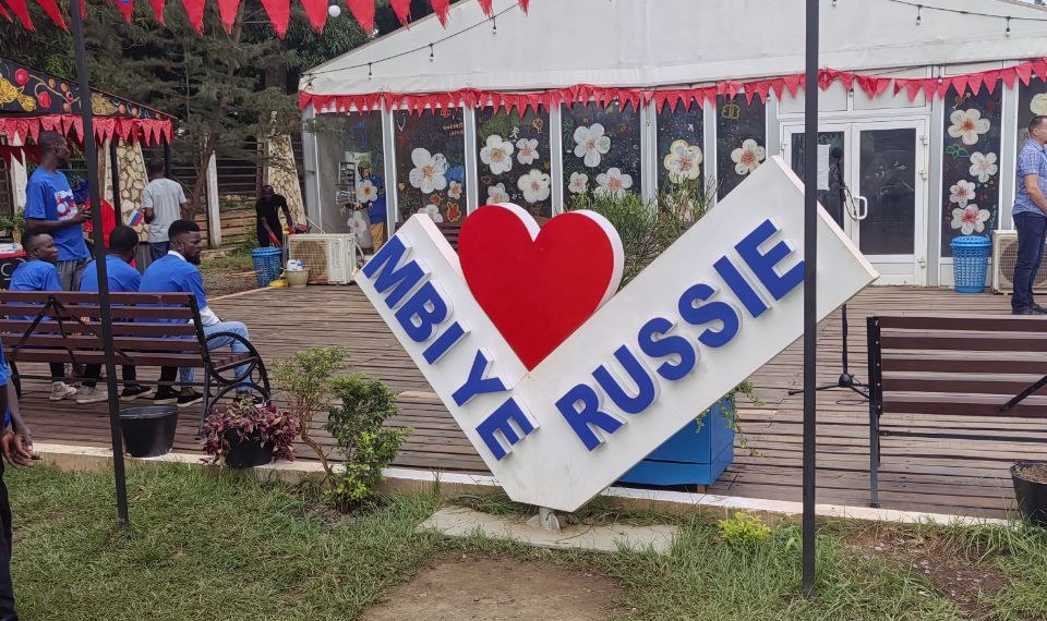 Les enfants orphelins de l’ANAF en visite de découverte à la Maison Russe de Bangui