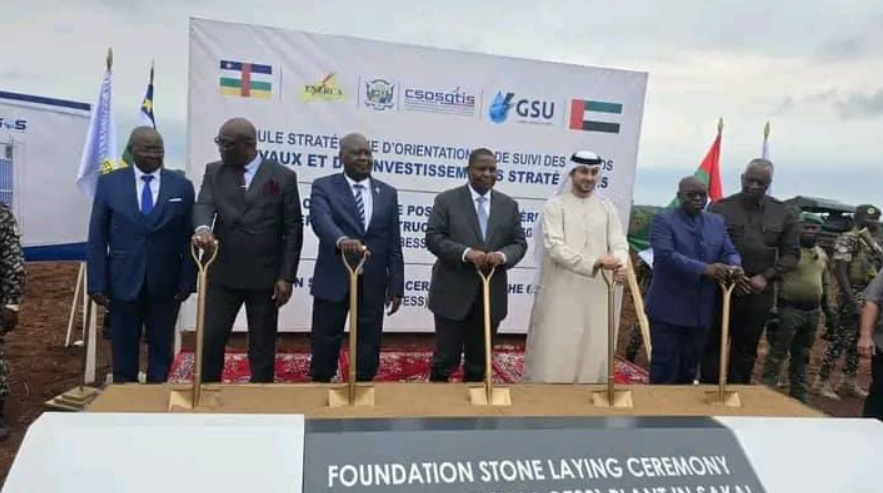 Le Président Touadéra pose la première pierre de construction d’un autre Champ Solaire à Sakaï 2