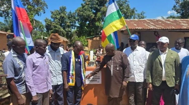 Sous l’impulsion du Président Touadéra, la mission russe en Centrafrique dote la population du 9ème arrondissement de Bangui avec des forages
