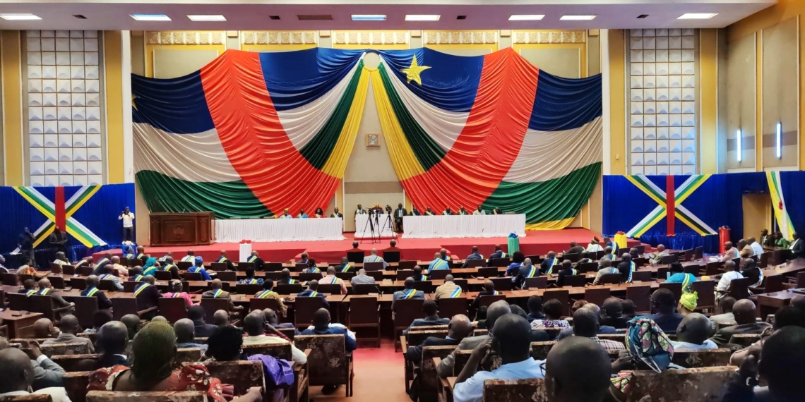 32 Députés Juniors centrafricains pour les Nations-Unies ont prêté serment à l’Assemblée Nationale