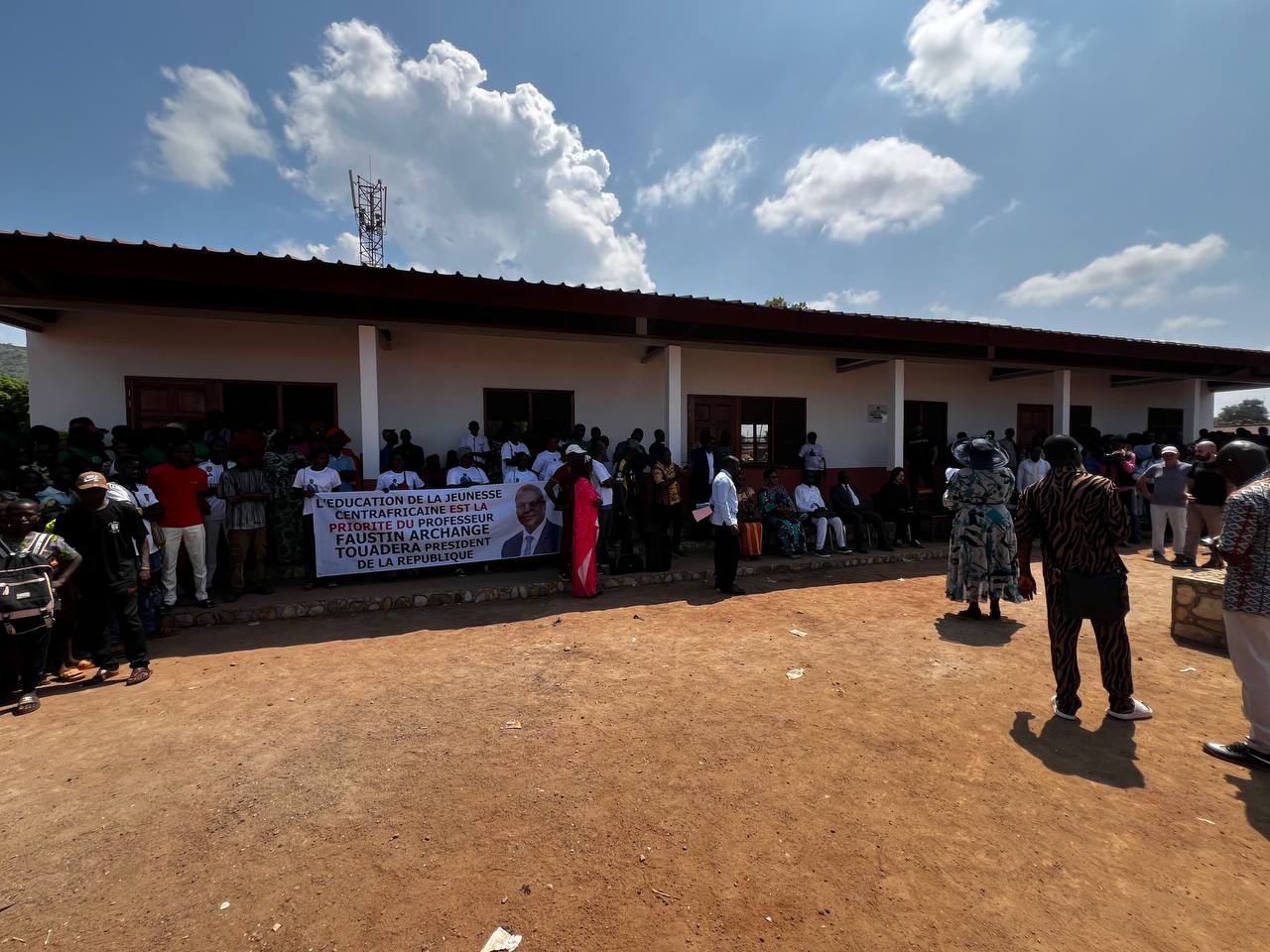 Coopération Russie-RCA : Un bâtiment de trois salles construit et équipé au collège de Gobongo