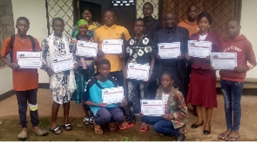 Les participants à la 9ème promotion de formation en informatique de Notre Dame d’Afrique ont reçu leur parchemin