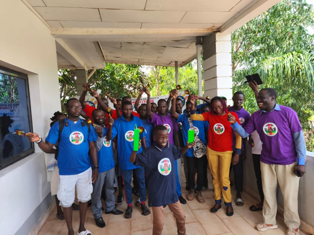 John Yétikoua a remporté un téléphone «Infinix 10» lors d’un tirage au sort de l’émission à Radio Lengo Songo