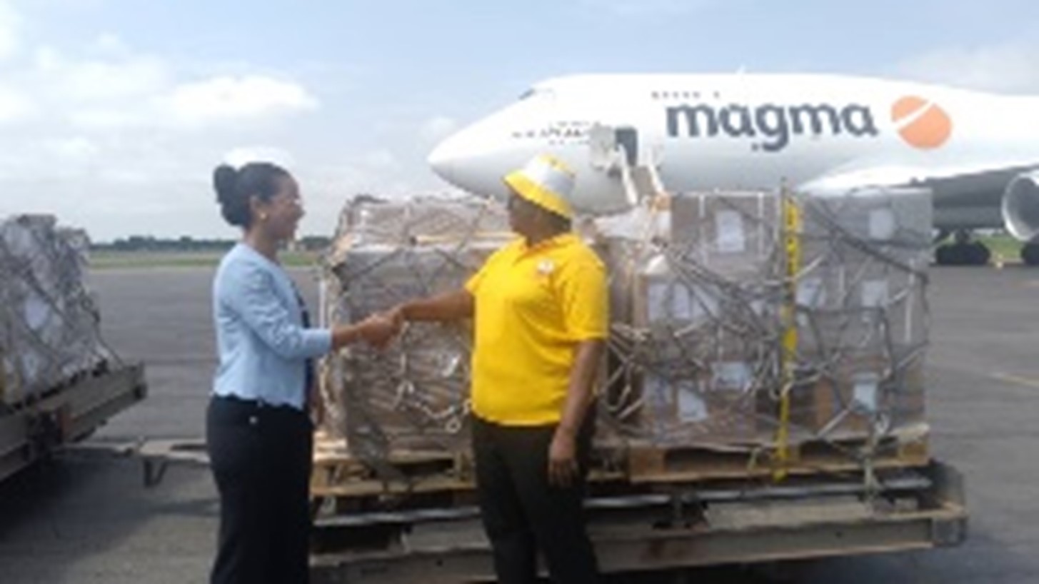 Le gouvernement centrafricain réception un important lot de médicaments dans le cadre du projet «Seni Plus»