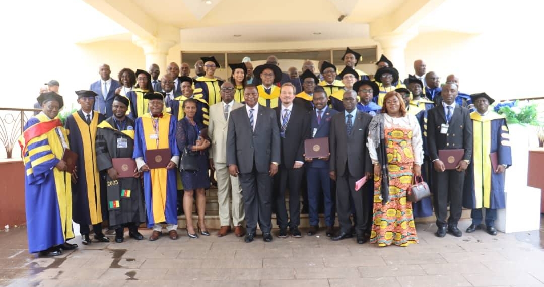 Le président Touadéra honore la cérémonie de remise des diplômes de 22 lauréats de l’Université d’Euclide