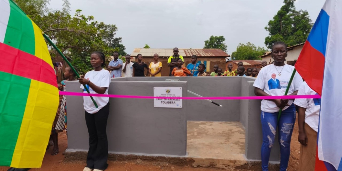 Inauguration des forages d’eau offerts par le Président Touadéra aux habitants des quartiers Nguito 3 et Kaïmba dans le 4ème arrondissement de Bangui