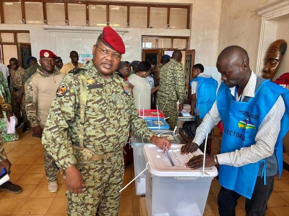 Forte mobilisation des FACA pour remplir leur devoir civique avec discipline et patriotisme