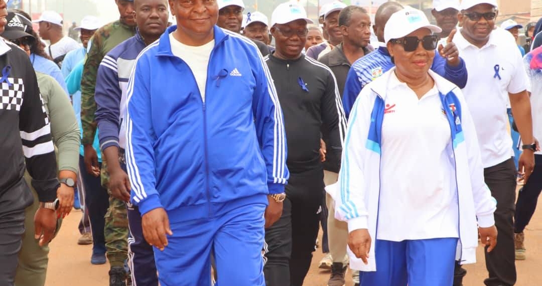 Le couple présidentiel clos le mois de «Novembre Bleu» par une marche sportive contre le cancer de la prostate