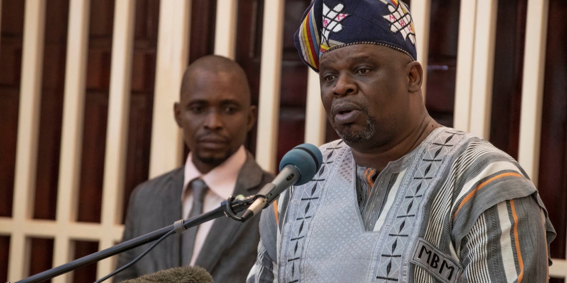 Elections du 28 décembre : le Président de l’ANE Dr Barthélemy Mathias Morouba réceptionne les bulletins de vote et des matériels sensibles