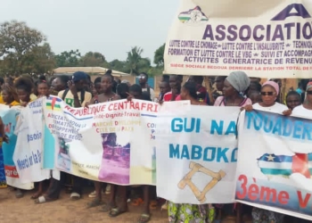 Plus de 5000 personnes issues de 300 associations mobilisées sur le terrain de «Toungoufara» à Bégoua en soutien au Pr Faustin Archange Touadéra