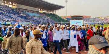 Final triomphal de campagne : Touadéra rassemble un stade comble à Bangui à la veille des élections