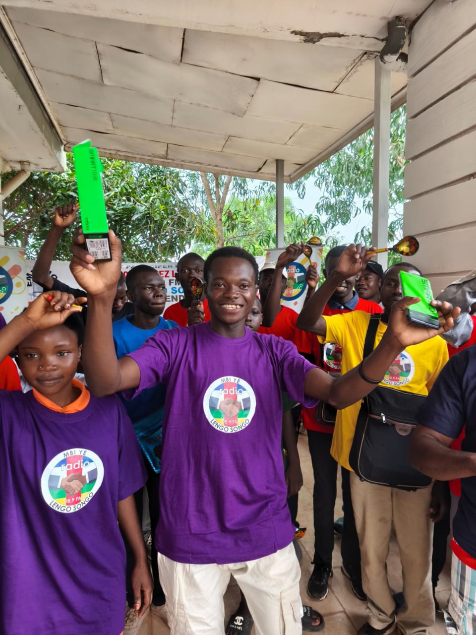 Exaucé Kassala remporte un téléphone de marque «Infinix 10» grâce à un quiz 