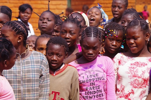 Le ministère de la Santé et le «CNRISTTAR» rendent les filles dignes à travers la remise des kits d’hygiène aux trois établissements scolaires