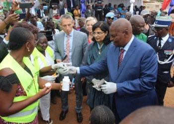 Des responsables de district sanitaire passent en revue la couverture vaccinale de l’année précédente