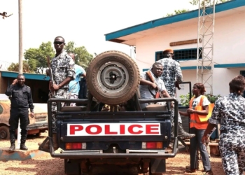 Manuella Manikou âgée de 10 ans échappe à un réseau de marchandage au Km5