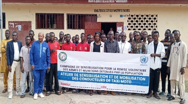 Une centaine de conducteurs de mototaxis sensibilisés sur la remise volontaire des armes et minutions de guerre
