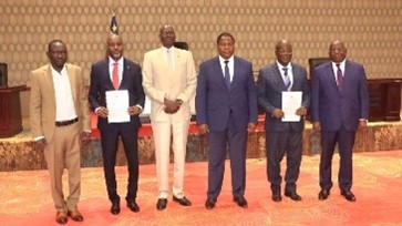 Construction de l’autoroute reliant Bambouti à Sibut : sous l’égide du Président Touadéra la signature de contrat a eu lieu