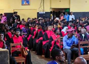 Des étudiants de Gutschool en fin de formation décrochent leur diplôme