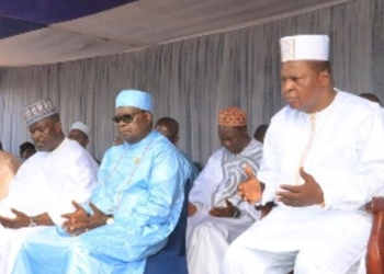 Le Président Touadéra honore de sa présence la grande prière de la fin du mois de Ramadan à la mosquée Anour de Kina