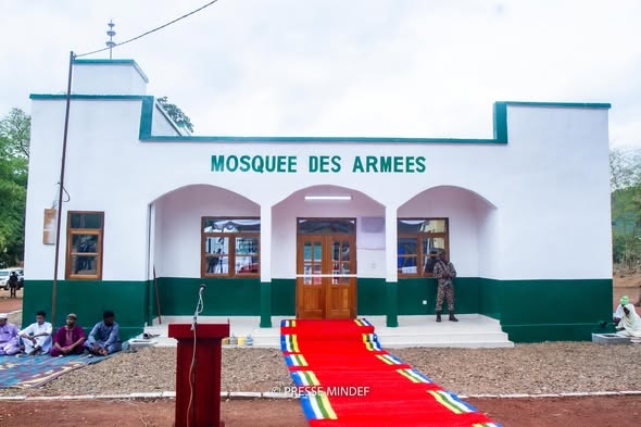Le Président Touadéra inaugure la mosquée des armées au sein du Camp Kassaï