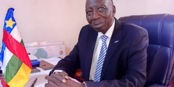 Le Gouverneur de Bas-Oubangui Éric Sorongopé Zoumandji tire la sonnette d’alarme sur la prolifération abusive des bars et lieux de culte